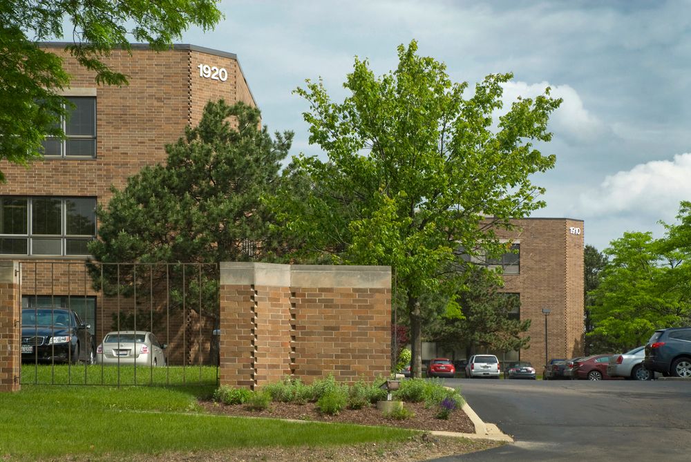 Highland Plaza : 1920 S Highland Ave, Lombard, IL 60148